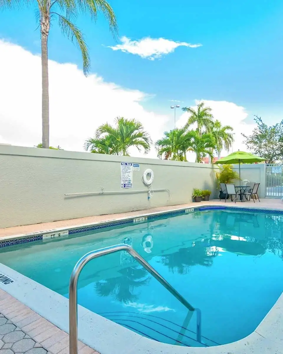 Naples Park Central Hotel in Naples Florida 1