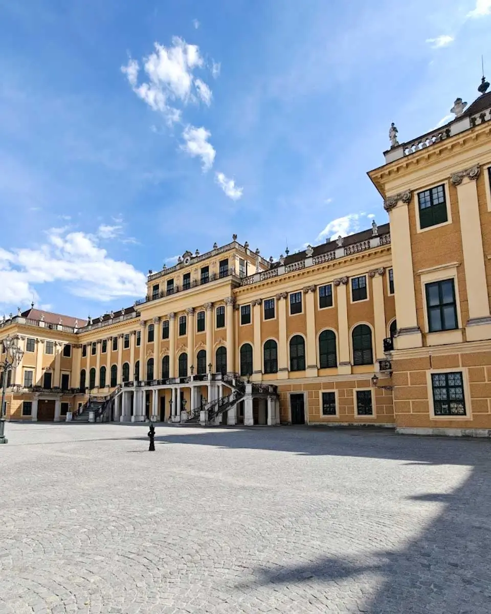 Front courtyard of Schönbrunn Palace in Vienna