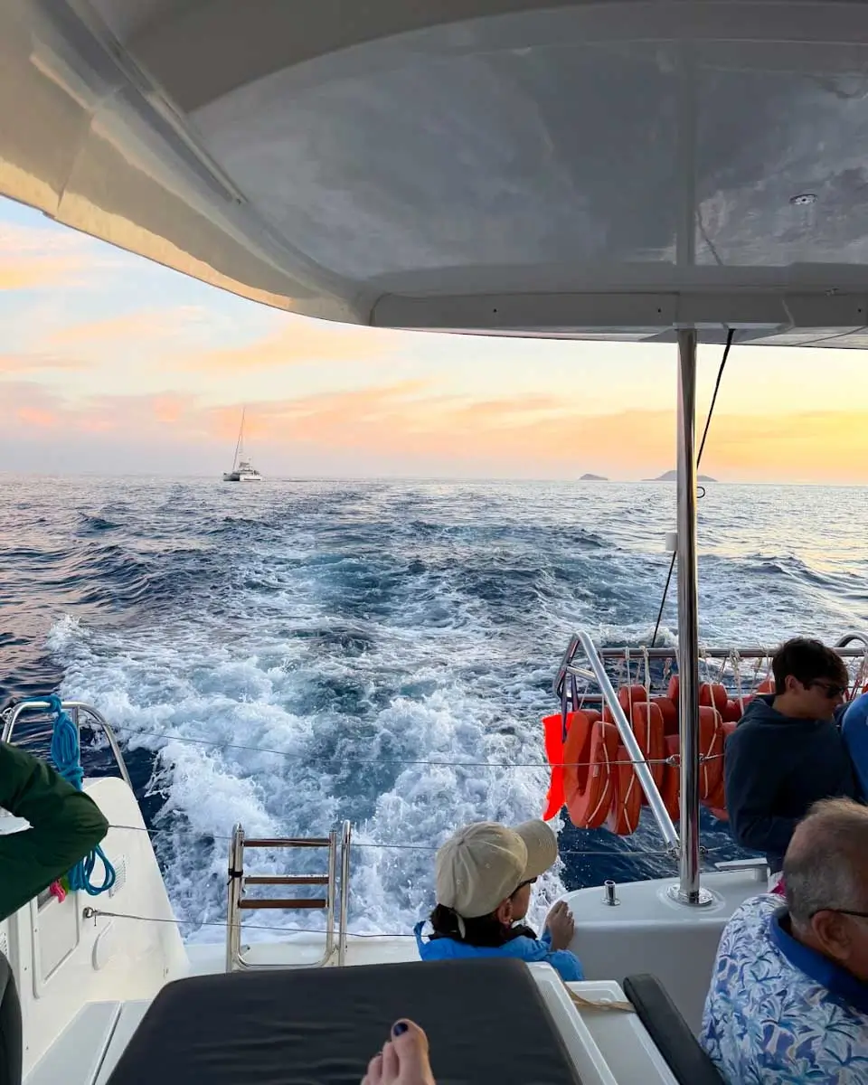 Sunset catamaran cruise tour in Waikiki, Hawaii