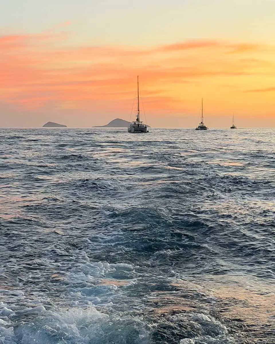 Sunset catamaran cruise tour to Mykonos