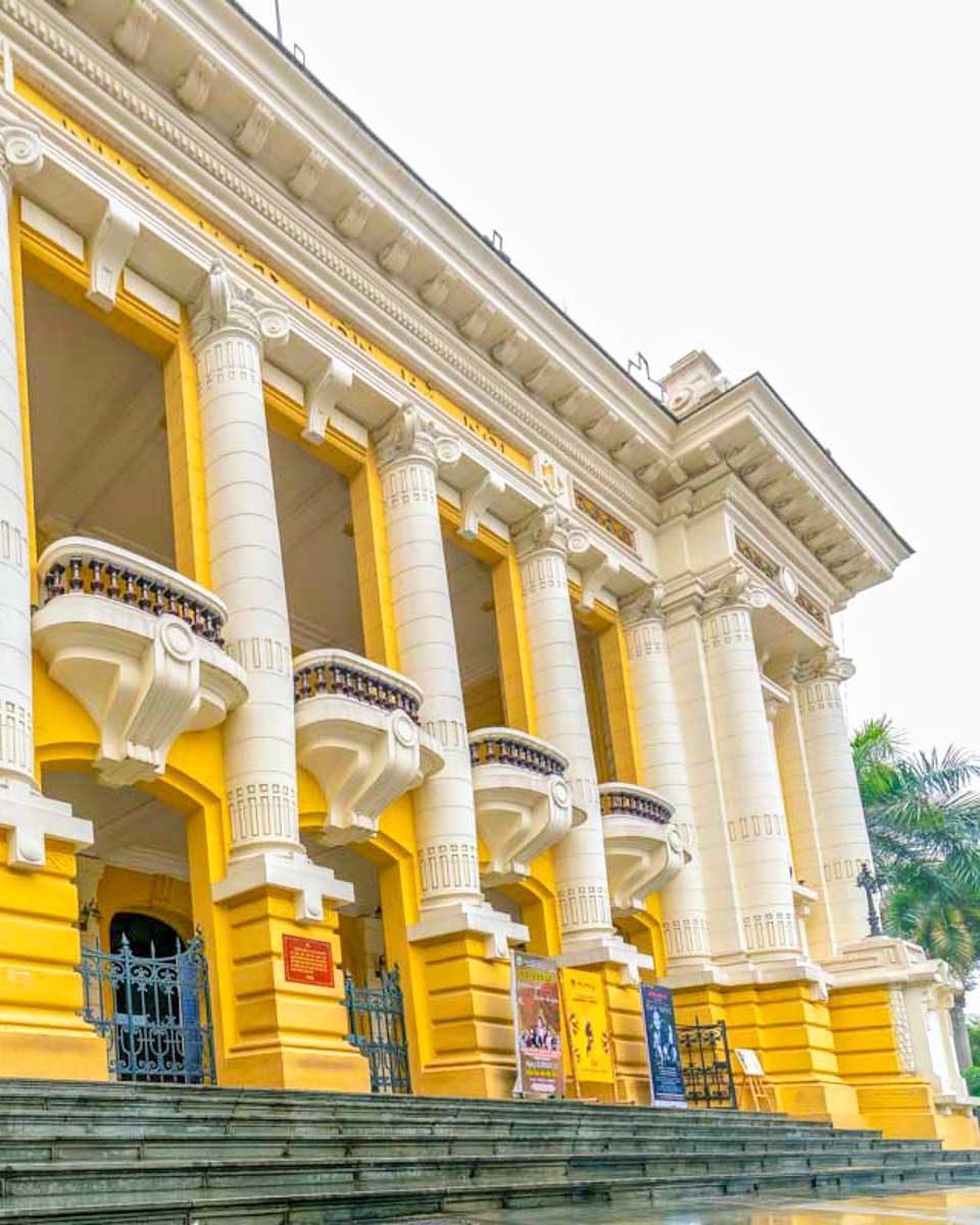 The-Hanoi-Opera-House-in-Hanoi-Vietnam