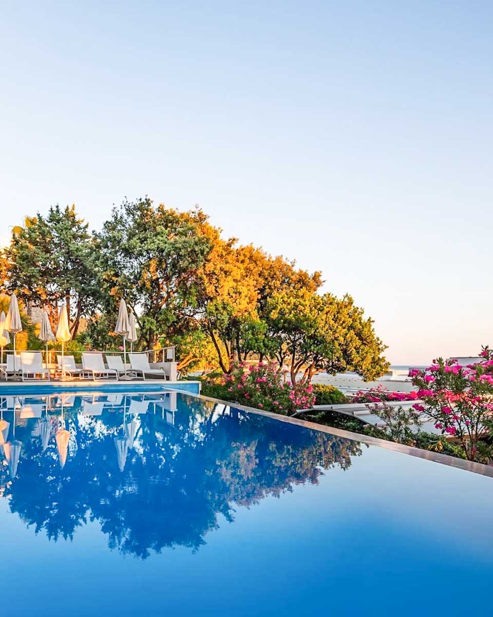 The outdoor infinity pool at Royal Neptun Hotel in Dubrovnik
