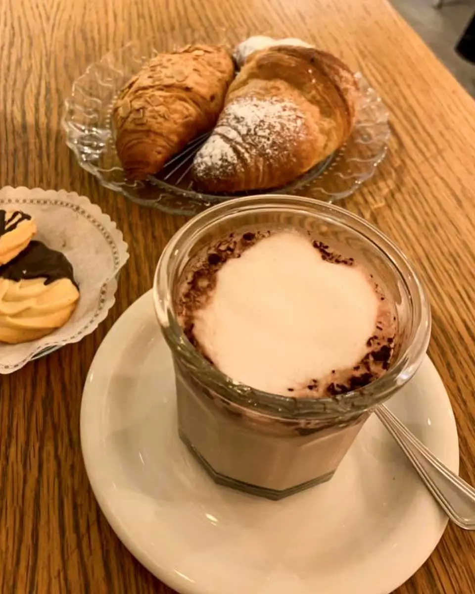 breakfast at Viola Bakery, Syracuse Italy