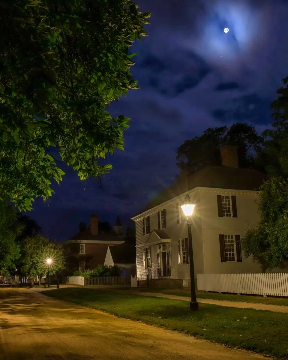 A colonial house in Williamsburg, Virginia at night