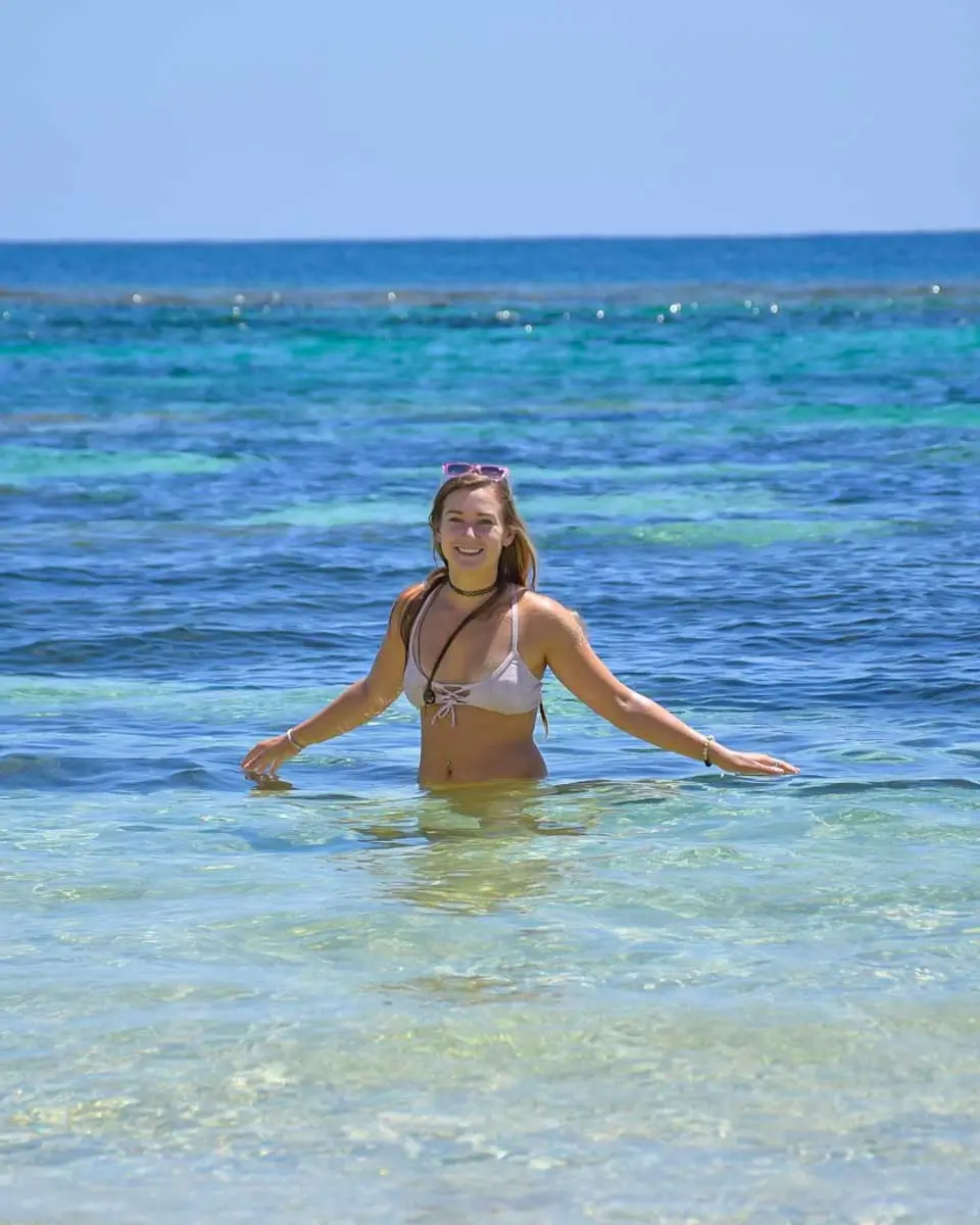 Bailey-swimming-in-a-beach-in-Pattaya, Thailand