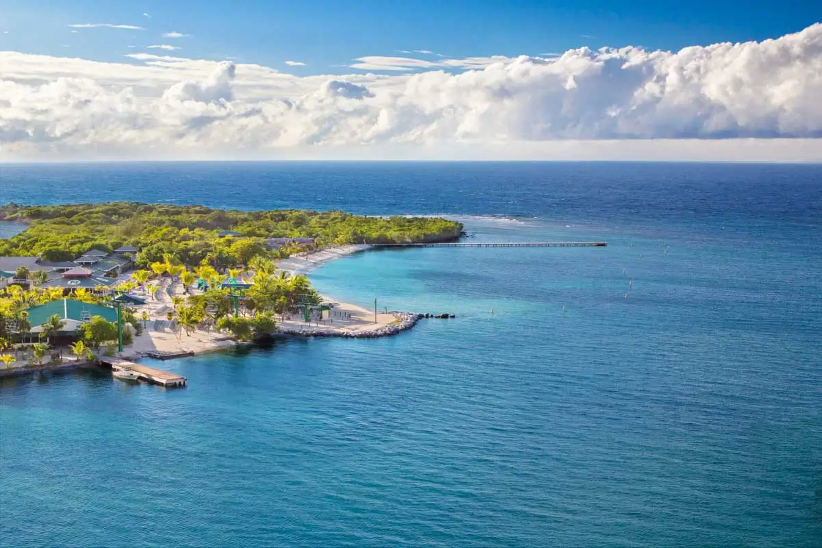 Beach of Isla Roatan in Honduras