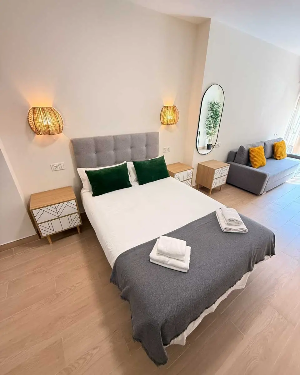 Guestroom at Ola Málaga