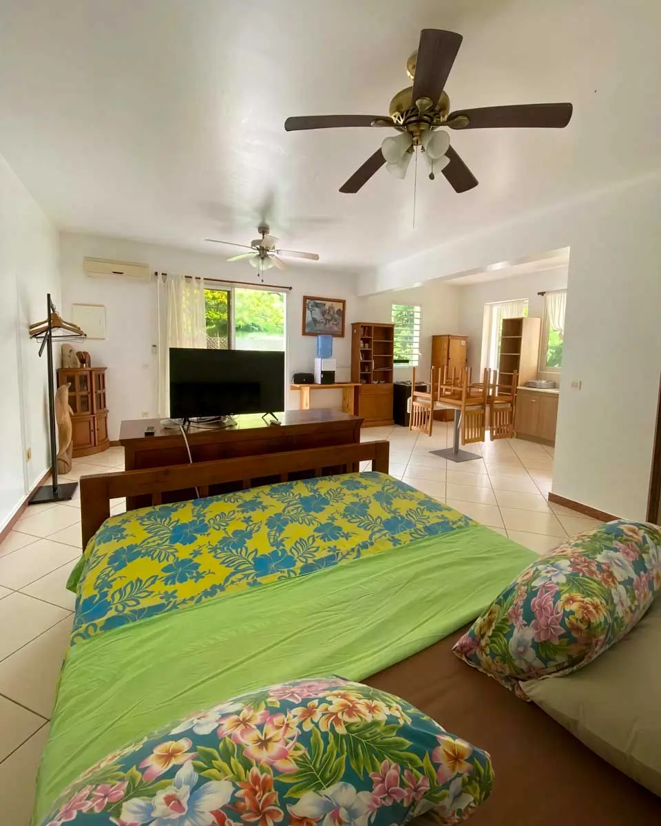 La Maison Orange in Moorea, French Polynesia (1)