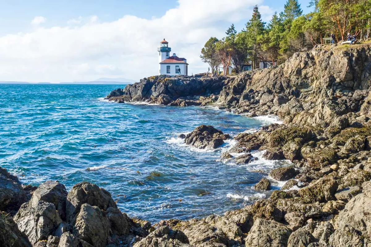 Lime Kiln Point State Park lighthouse in the San Juan Islands (2)
