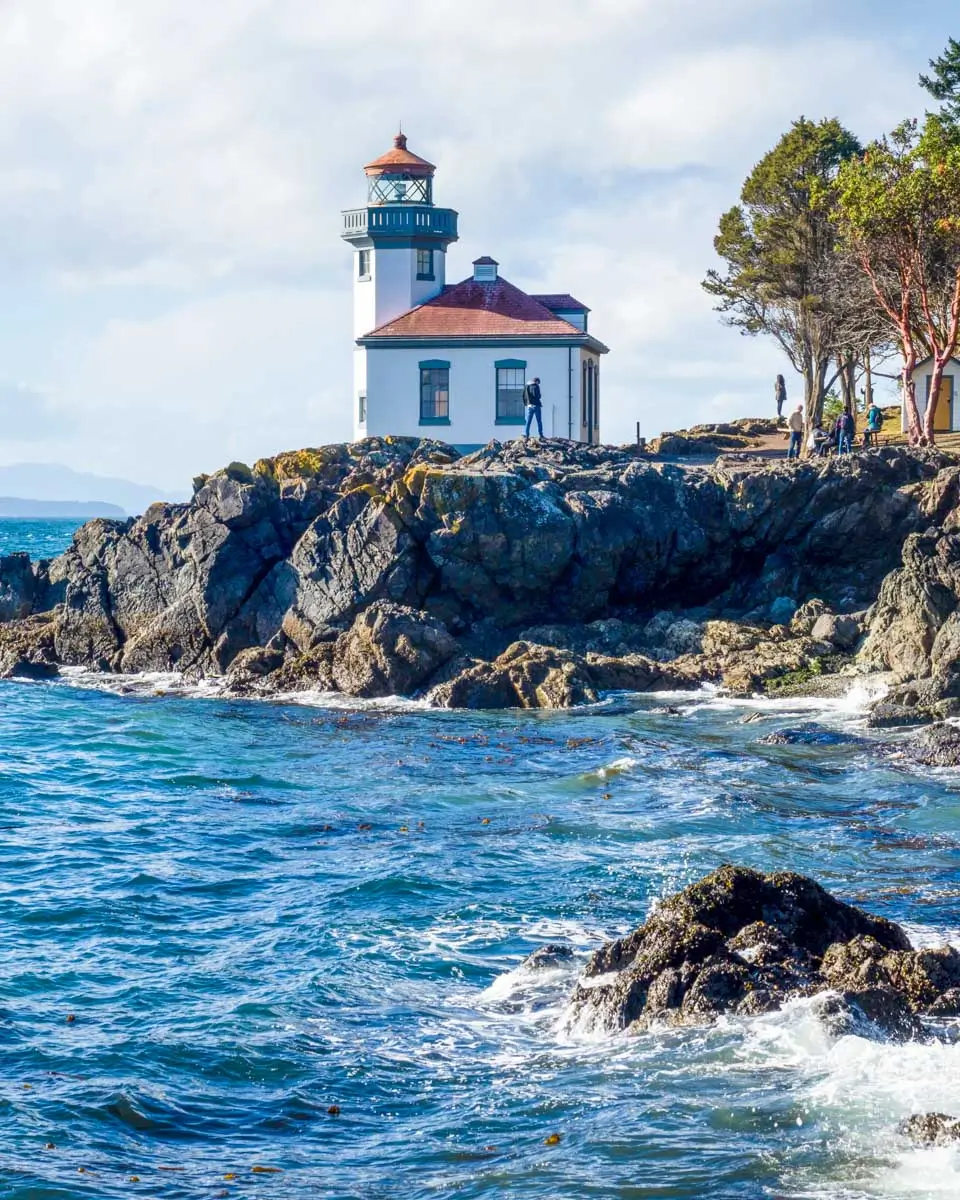 Lime Kiln Point State Park lighthouse in the San Juan Islands (3)