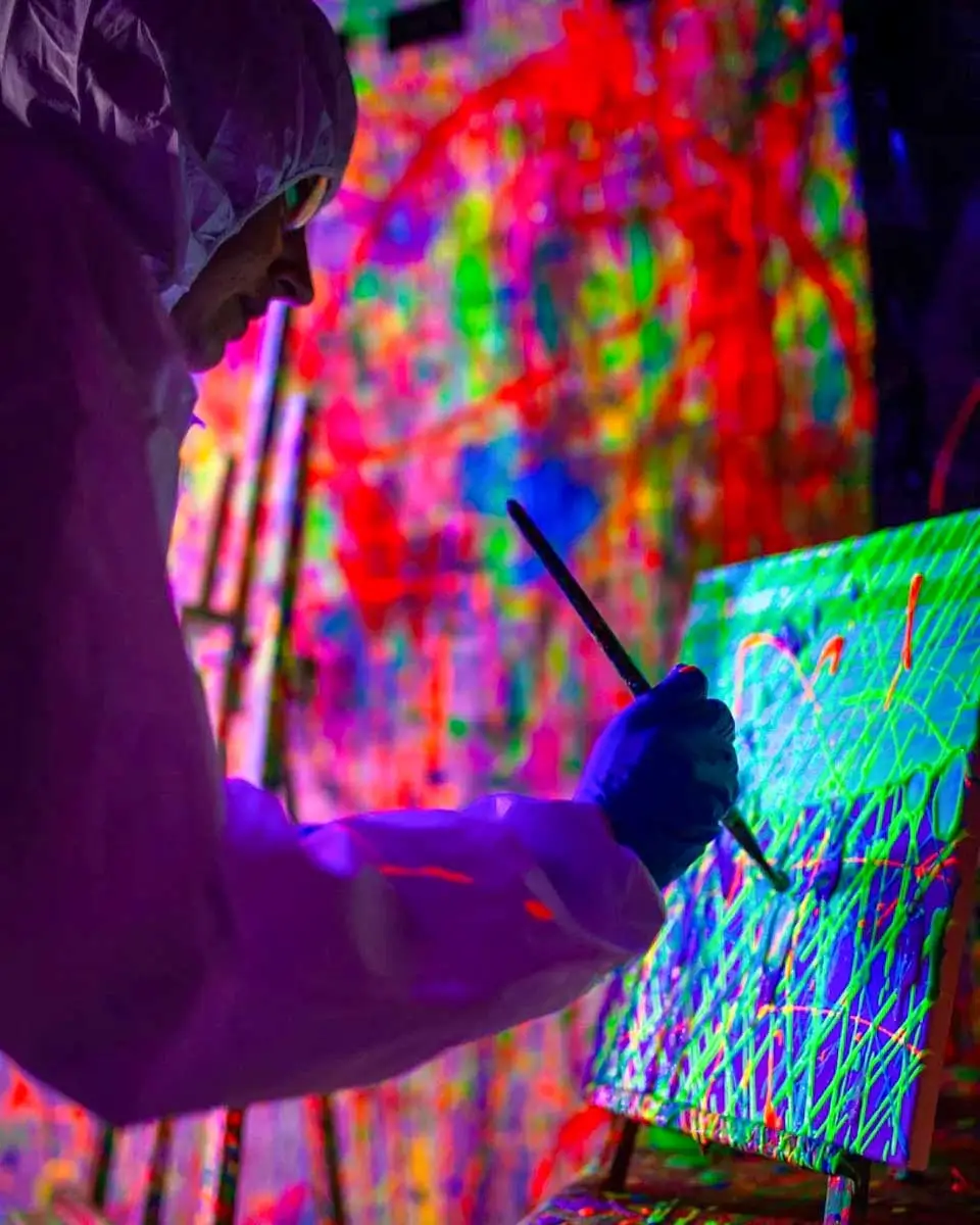 Neon Paint Place in Baltimore, Maryland (1)