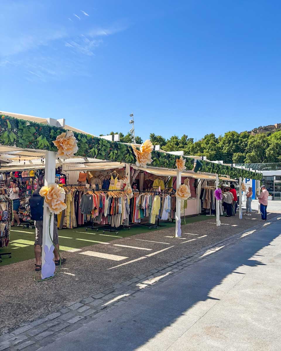 Outdoor shops in Muelle Uno Malaga