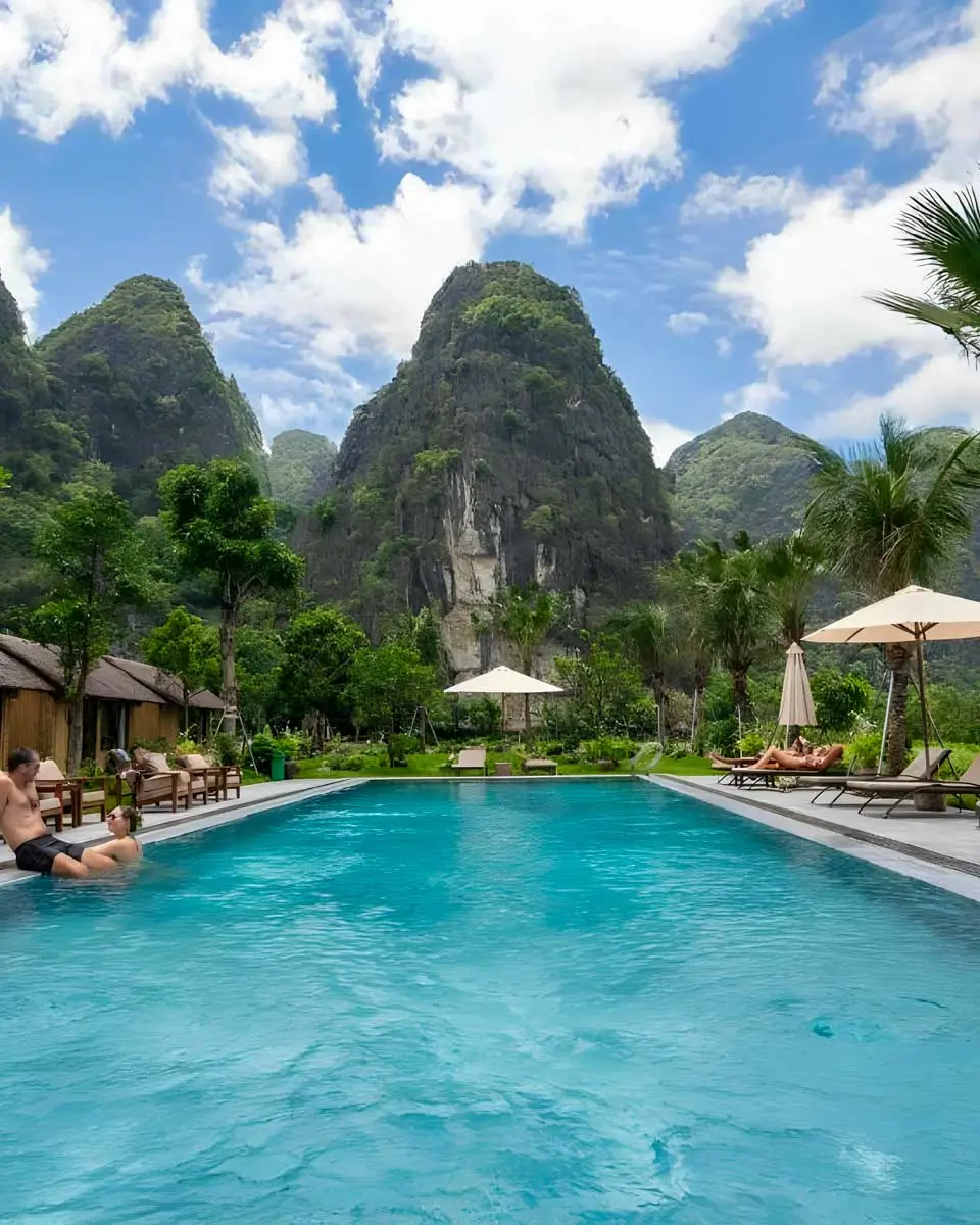 Tam Coc Peaceful Nature in Ninh Binh, Vietnam (2)