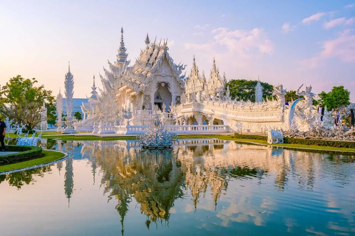 The White Temple seen in Chiang Rai, Thailand (1)