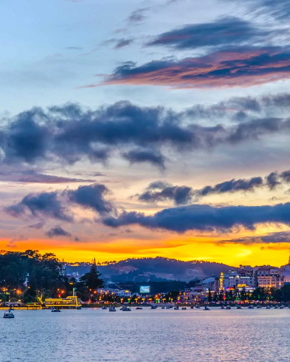 Xuan Huong Lake at sunset in Da Lat, Dalat, Vietnam (2)