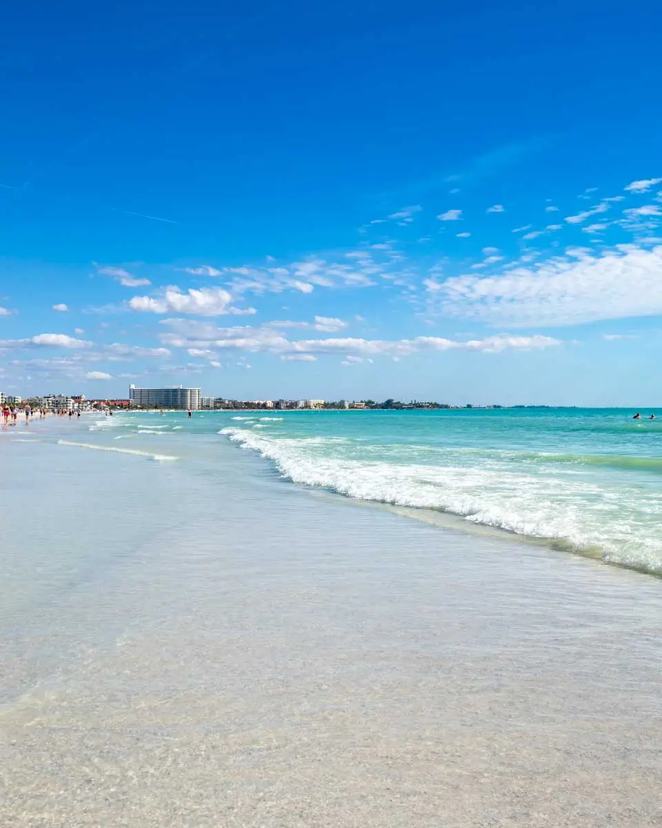 A stunning view of Siesta beach in Sarasota, Florida