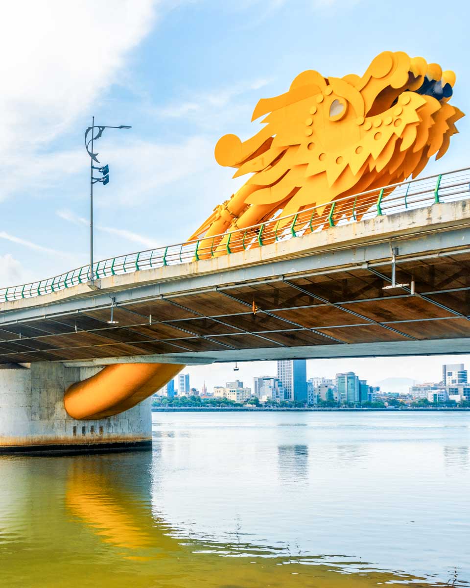 Awesome view of the Dragon Bridge in Da Nang, Vietnam
