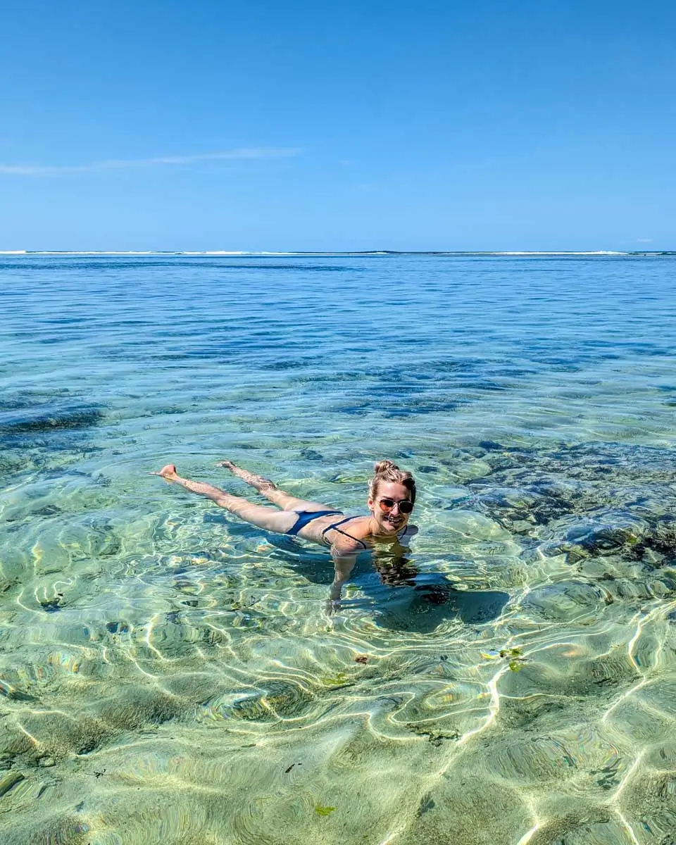 Bailey-swims-at-a-beach-in-Fort-Myers-Florida