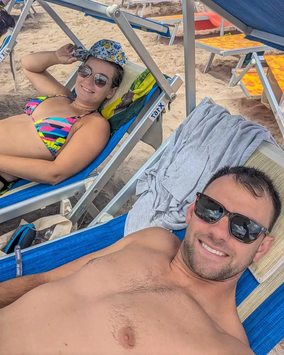 Daniel-and-Bailey-relax-on-the-beach-in-Destin Florida
