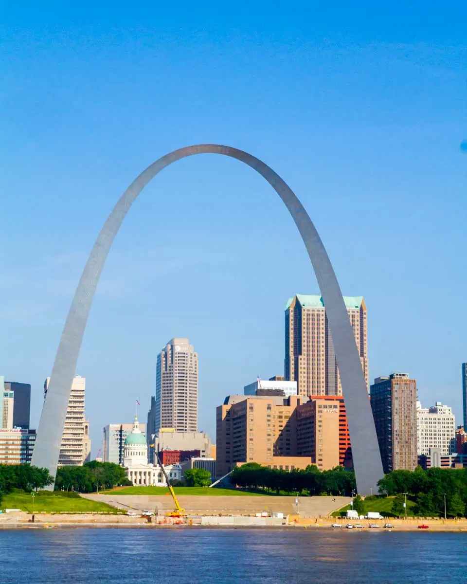 Gateway Arch seen from a cruise in St Louis, Missouri