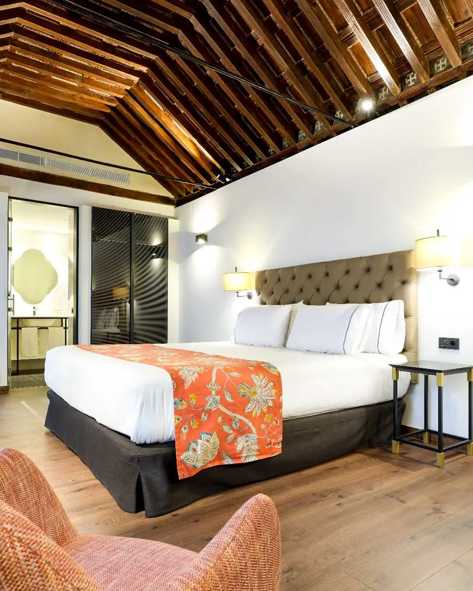 Guestroom of Áurea Catedral, Granada, Spain