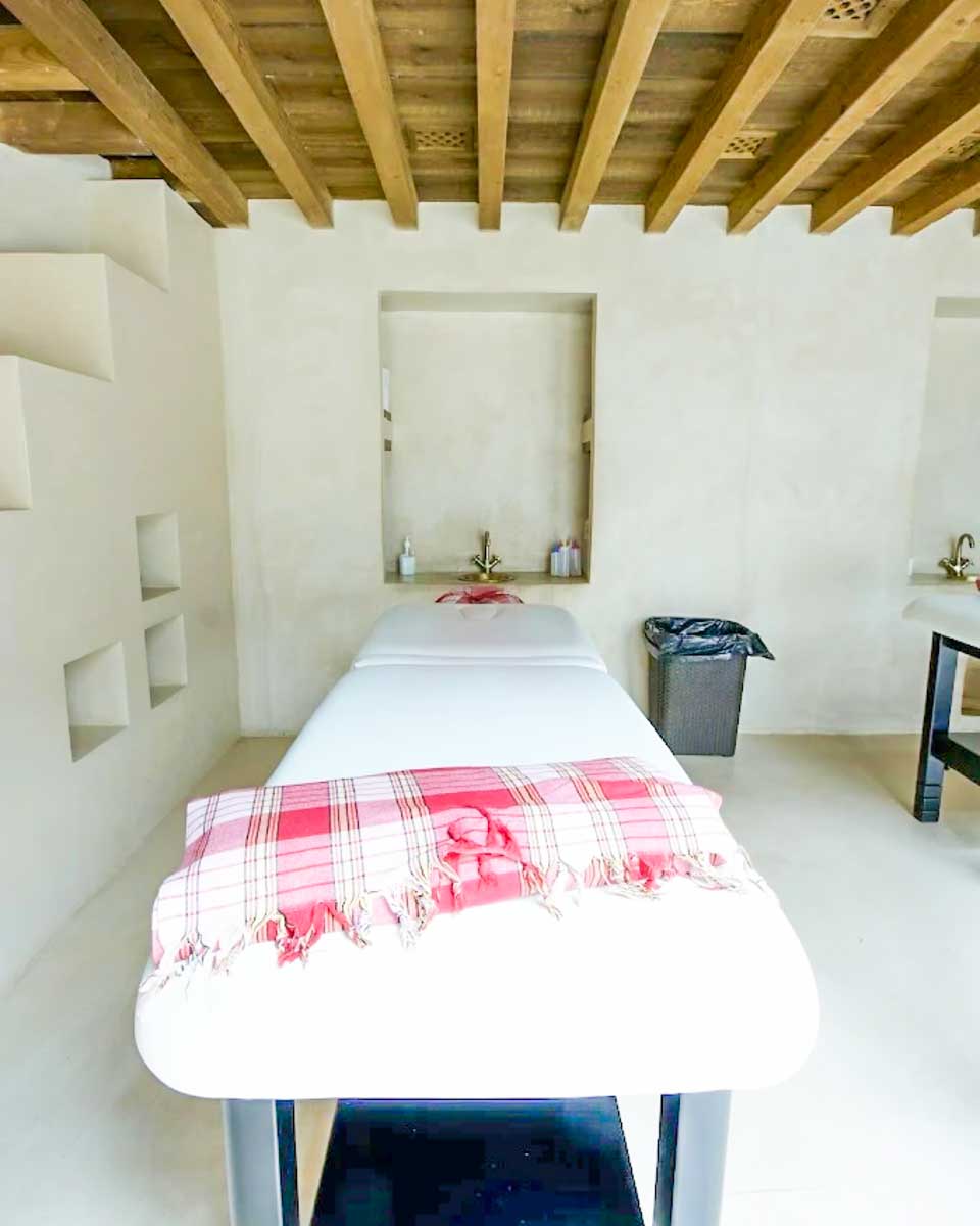 Massage table at Hammam Al Andalus Malaga