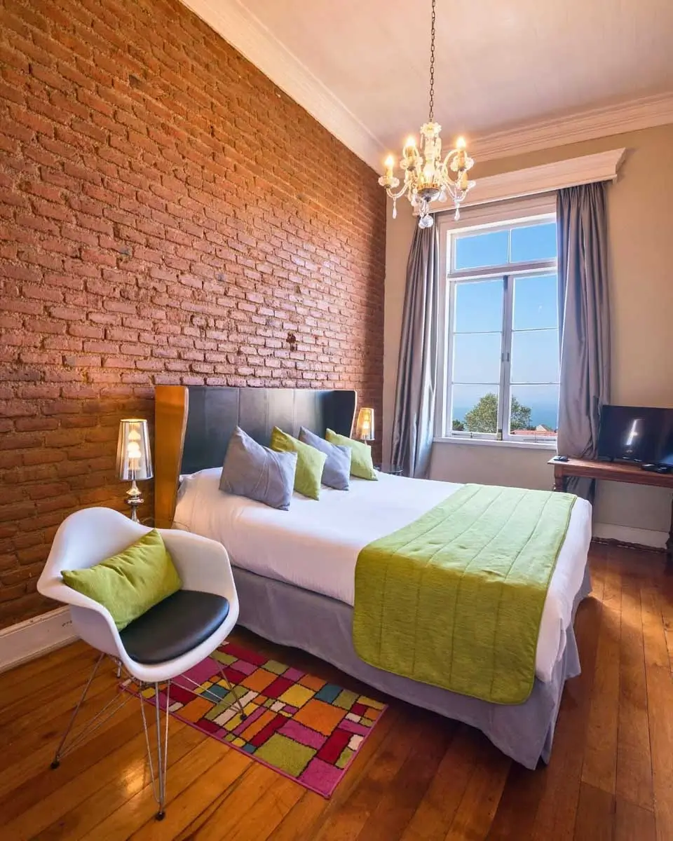 New Voga Guesthouse in Valparaiso, Chile (1)