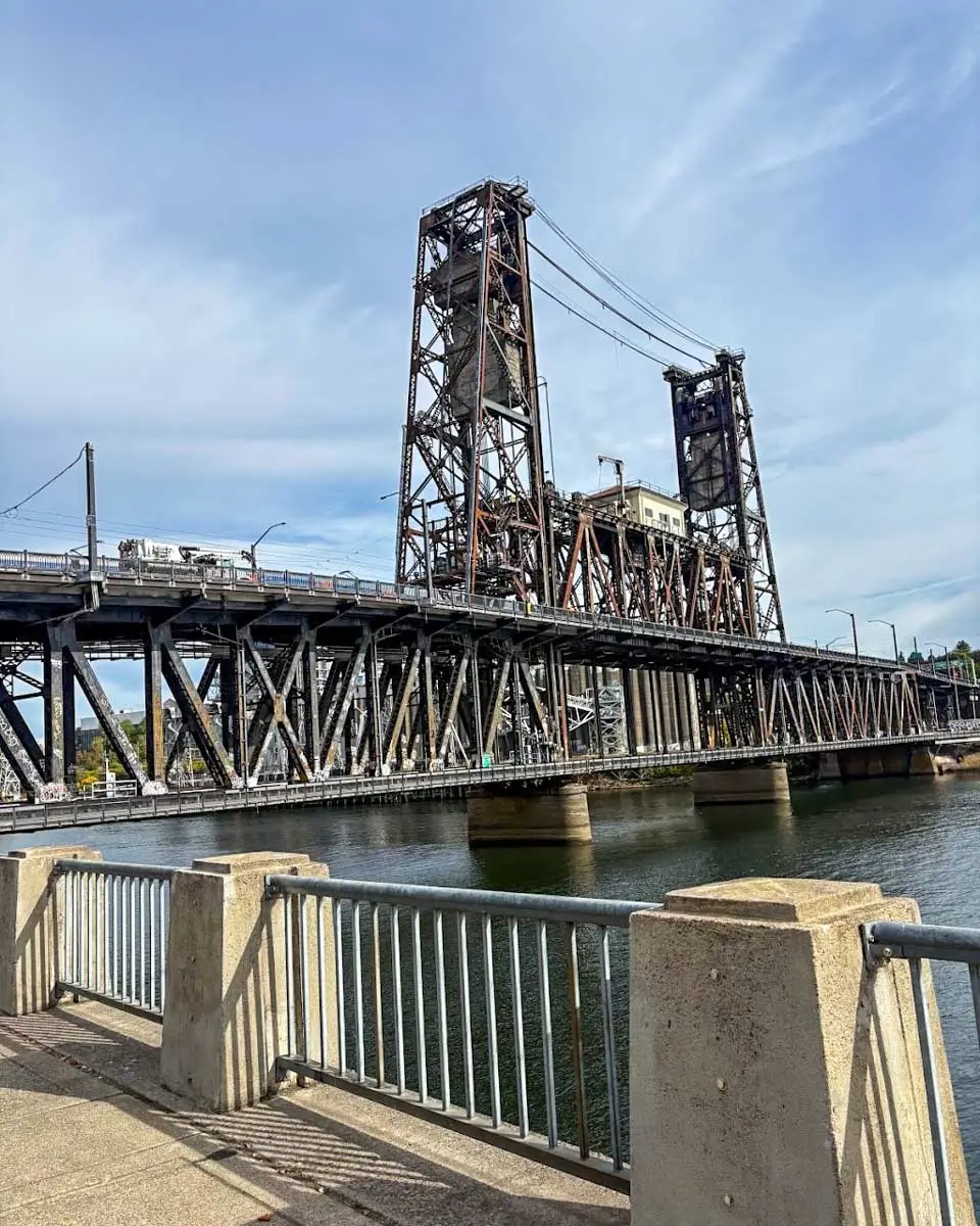 Steel bridge seen on a e-bike tour in Portland, Oregon 2