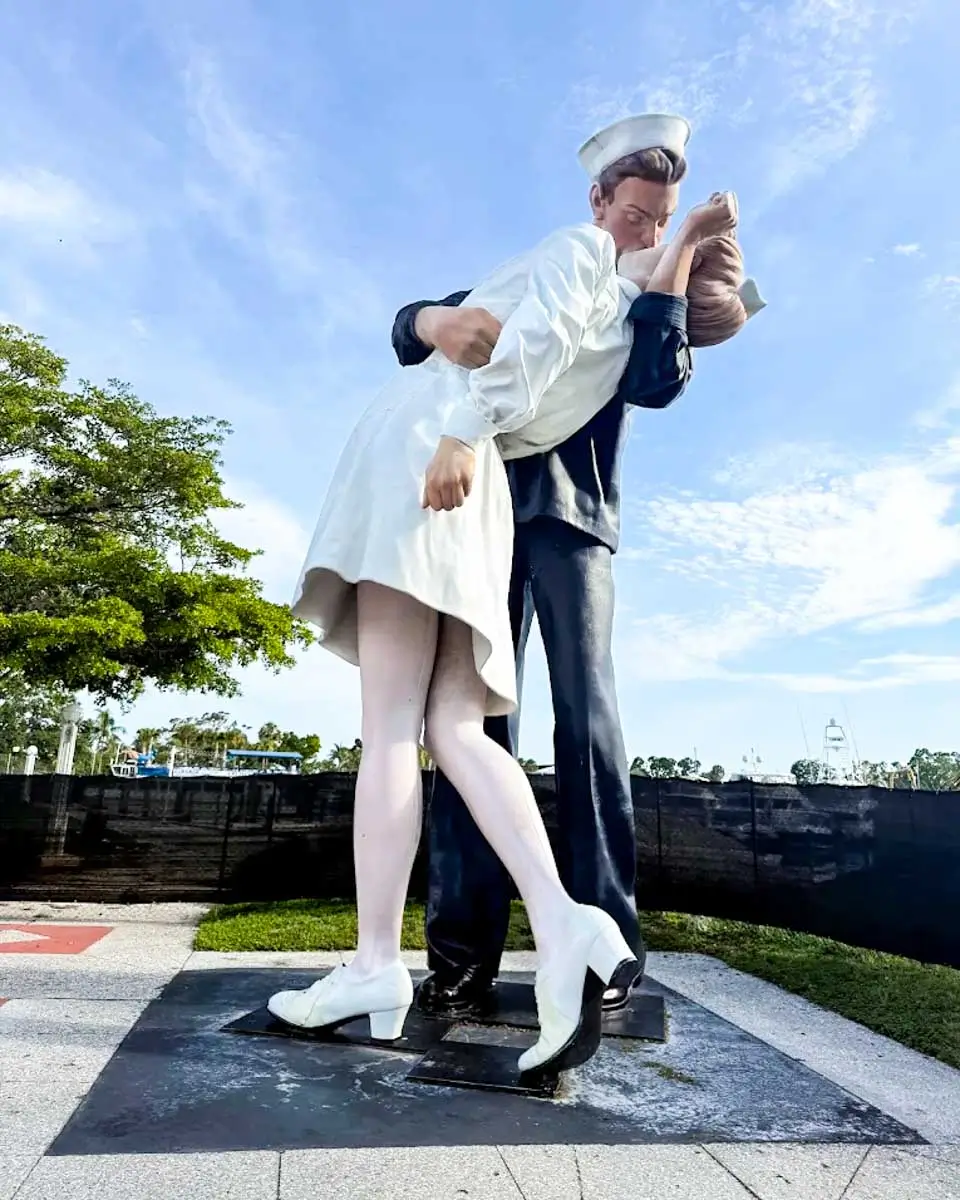 Unconditional surrender statue in Sarasota, Florida