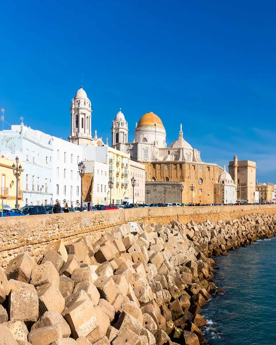 View in Cadiz seafront with mist entering from the sea