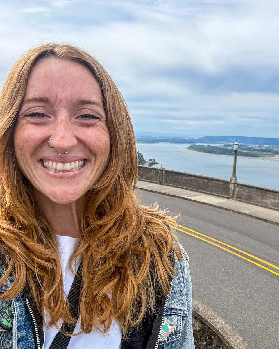 meghan taking selfie with Columbia River Gorge in background, Portland Oregon